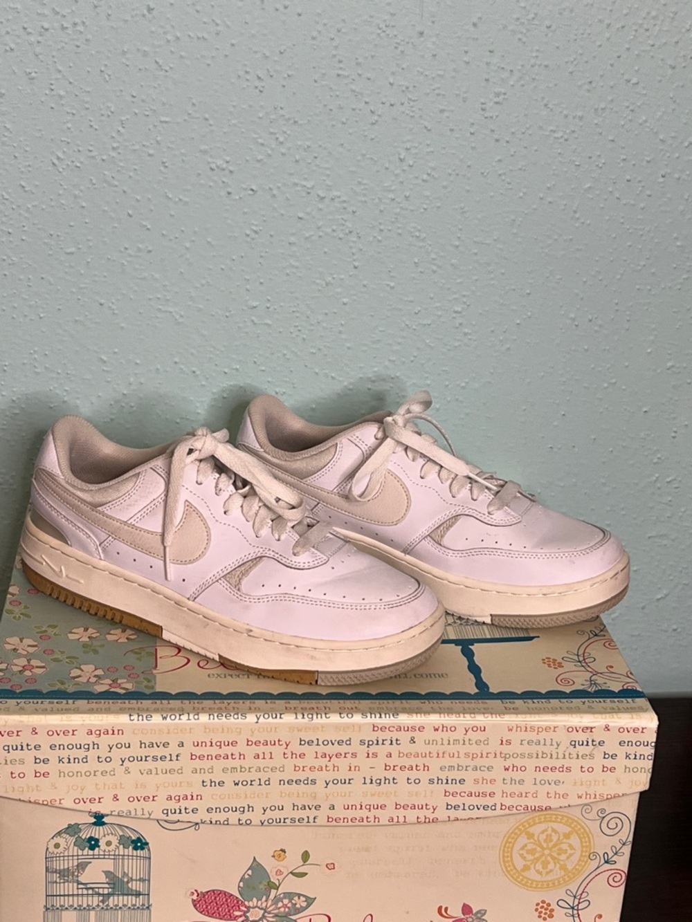 Nike Tennis Shoes - Picture 2 of 7